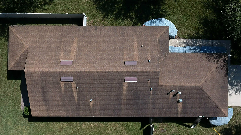 647dfbbba6eb7c722af2303d_nonpressure-roof-cleaning-tampa-florida-peters-pressure-washing-roof-cleaning-company_3 1 647dfbbba6eb7c722af2303d_nonpressure-roof-cleaning-tampa-florida-peters-pressure-washing-roof-cleaning-company_3 1